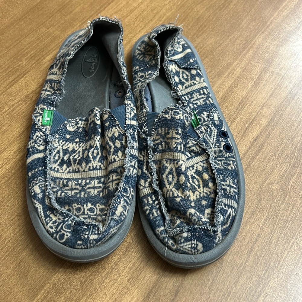 Barely worn sanuk loafer